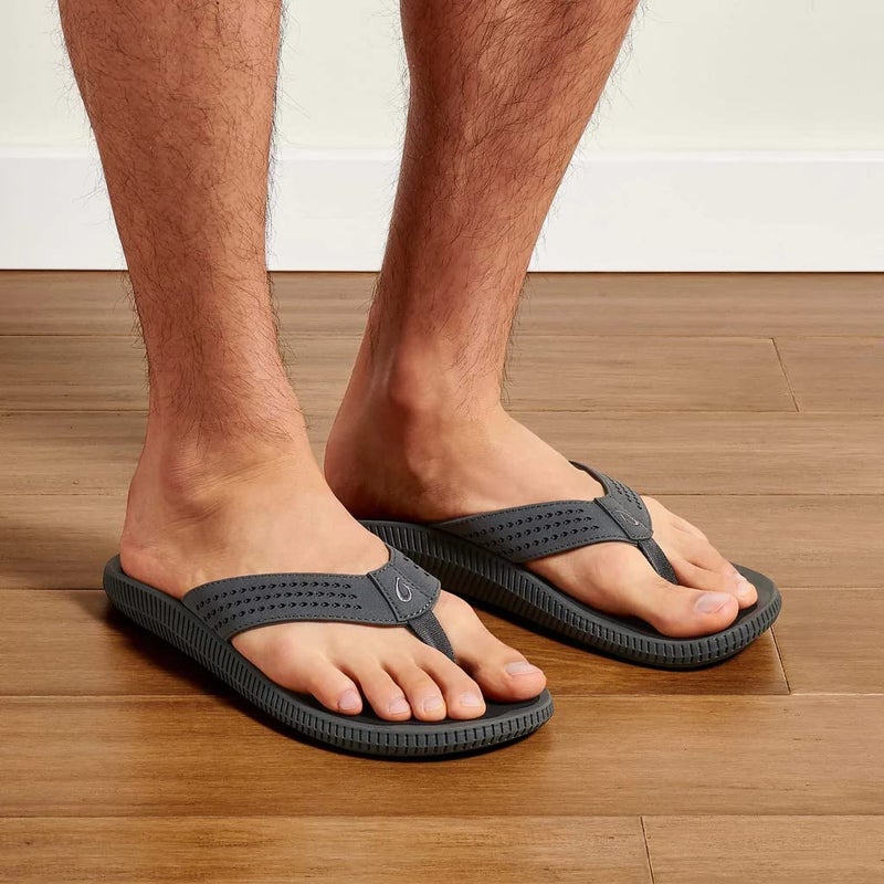 OLUKAI Ulele Men's Beach Sandals, Water Resistant Flip Flops, Arch Support & Comfort Fit, Lightweight & Durable, Enhanced Grip & Traction, Dk Shadow/Black, 8 - Image 5